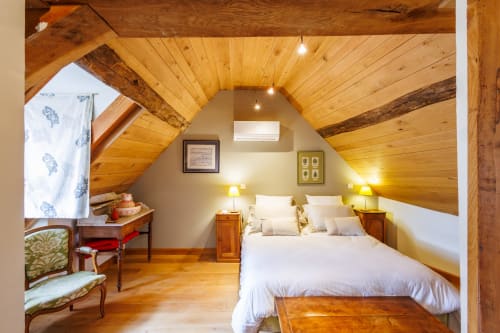 chambre d'hôtes de charme, château, brionnais, charolais, table d'hôtes, piscine, espace bien-être, calme, repos, détente, patrimoine historique, jardin zen, hôtel, tourisme, sud-brionnais, voitures anciennes, randonnées, La Clayette, Varennes-sous-Dun, 