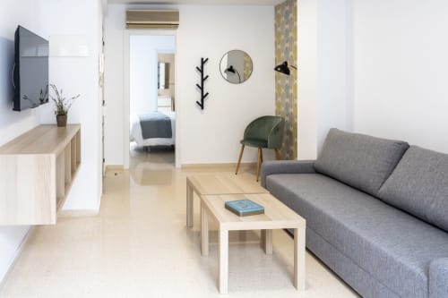 calma apartments, apartamento, benidorm, sofa confortable, gran televisión, diseño moderno y elegante