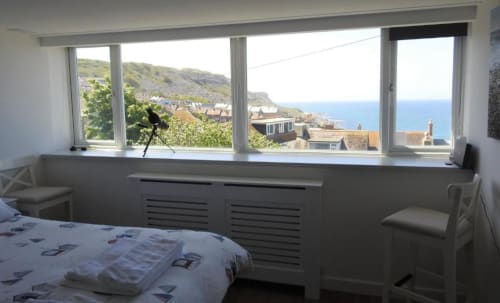 Double bedroom with magnifient sea views of Portland
