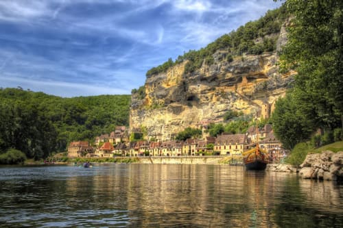 Picturesque riverside village of La Roque-Gageac along the Dordogne, near Domaine De Campagnac in Carsac-Aillac, France