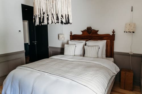 Histoire room for couples at Mas des Ecoliers. Relaxing stay immersed in the culture and landscapes of Provence.
