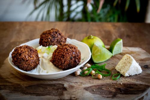 Découvrez notre épicerie & traiteur à Le Pied de la Lettre à GRIGNAN. Savourez des saveurs authentiques et des produits de qualité. Visitez-nous dès aujourd'hui!