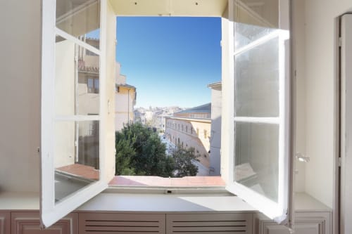 Fenêtre | Vue | Arbre | Bâtiment