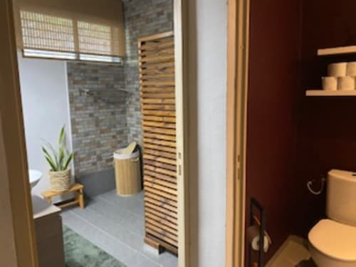 Photo supplémentaires de la salle de bain.
