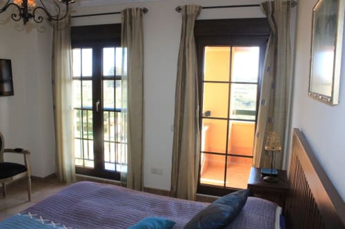 Dormitorio apartamento luminoso vistas al mar
