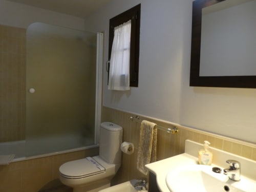 Baño apartamento luminoso vistas al mar
