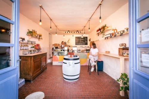 Découvrez notre épicerie & traiteur à Le Pied de la Lettre à GRIGNAN. Savourez des saveurs authentiques et des produits de qualité. Visitez-nous dès aujourd'hui!