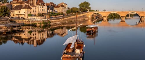 Port et pont de Bergerac et gabarres sur la Dordogne – alentours villa L'Insolente