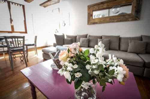 Salon raffiné du gîte Fleurs de Coton à Riquewihr
