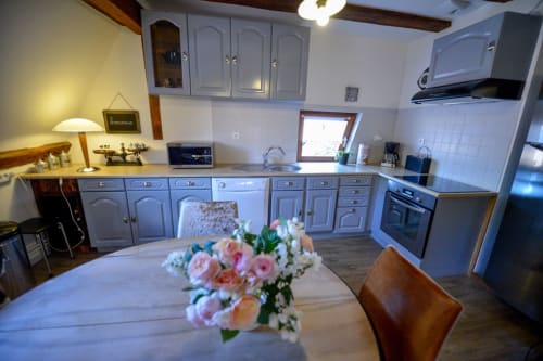 Cuisine équipée moderne du gîte Les Géraniums à Riquewihr
