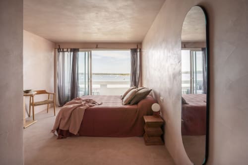 Habitación Luna Studio Vista Mar con balcón con vista al mar en Formentera Especial, La Savina, con ropa de cama terracota y