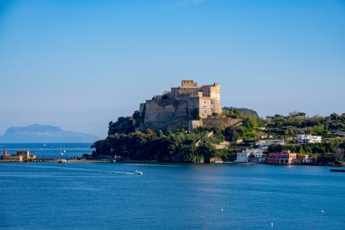 Castello di Baia a Bacoli, fortezza storica con vista sul Golfo di Pozzuoli e sede del Museo Archeologico dei Campi Flegrei