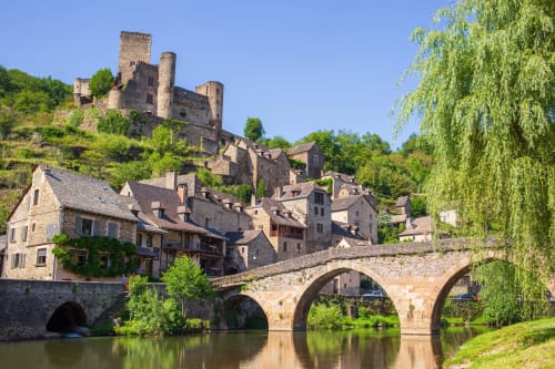 bâtiments | pont | arbres | ciel | plantes | Belcastel