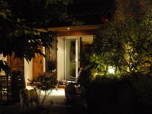 Bienvenue à Charm'In Provence, un havre de paix à Saumane-de-Vaucluse. Découvrez nos charmants hébergements et services.