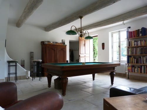 Bienvenue à Charm'In Provence, un havre de paix à Saumane-de-Vaucluse. Découvrez nos charmants hébergements et services.