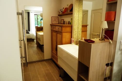 Bienvenue à Charm'In Provence, un havre de paix à Saumane-de-Vaucluse. Découvrez nos charmants hébergements et services.
