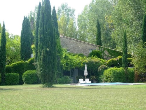 Bienvenue à Charm'In Provence, un havre de paix à Saumane-de-Vaucluse. Découvrez nos charmants hébergements et services.