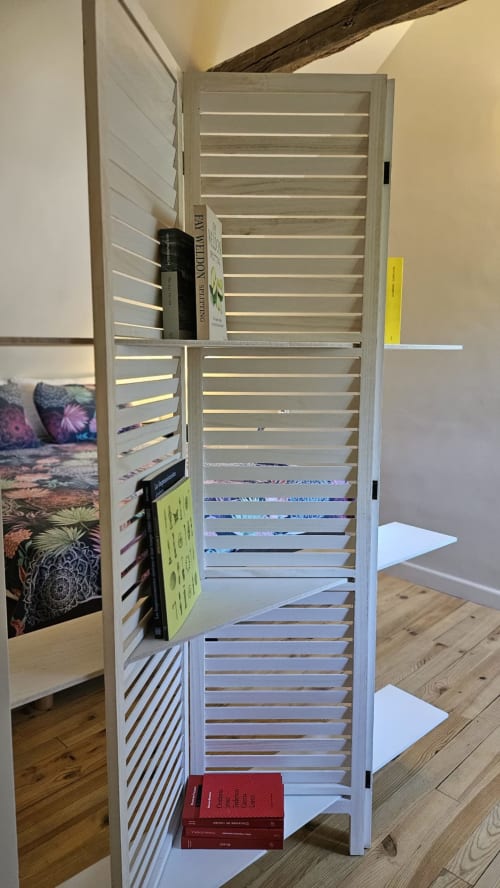 Découvrez la Maison la Doucette à Salles-la-Source, une charmante maison fraîchement restaurée idéale pour vos vacances ou déplacements professionnels. Profitez de son espace extérieur privé et de ses équipements haut de gamme. Réservez dès maintenant chez La Conciergerie du Vallon à Nauviale.