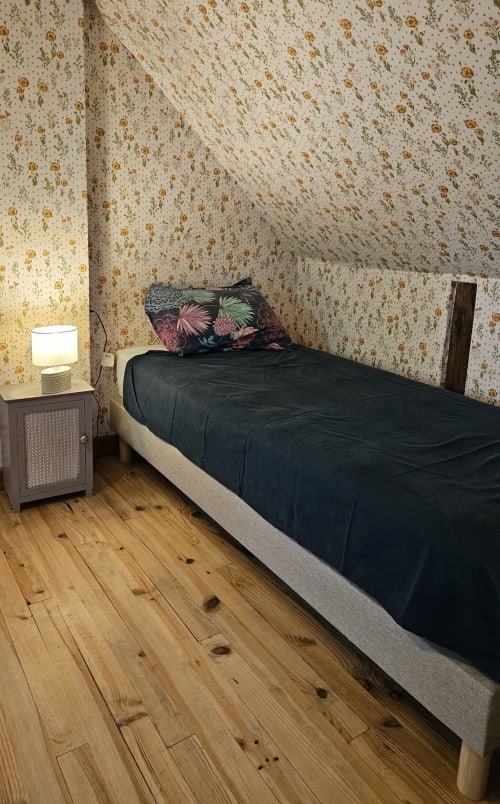 Découvrez la Maison la Doucette à Salles-la-Source, une charmante maison fraîchement restaurée idéale pour vos vacances ou déplacements professionnels. Profitez de son espace extérieur privé et de ses équipements haut de gamme. Réservez dès maintenant chez La Conciergerie du Vallon à Nauviale.