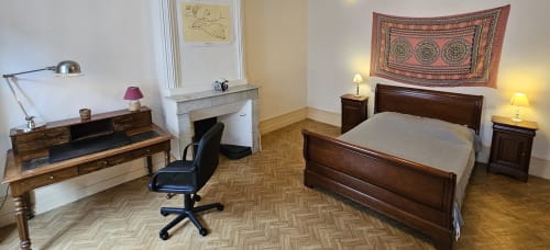Découvrez le spacieux gîte Chez Tante Irène à Villecomtal, pouvant accueillir jusqu'à 9 personnes. Profitez d'une maison de famille chaleureuse et idéalement située pour explorer l'Aveyron. Calme, détente et confort vous attendent dans ce charmant village. Réservez dès maintenant votre séjour chez Tante Irène et partez à la découverte de la région.