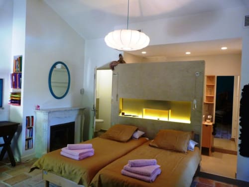 Bienvenue à Charm'In Provence, un havre de paix à Saumane-de-Vaucluse. Découvrez nos charmants hébergements et services.