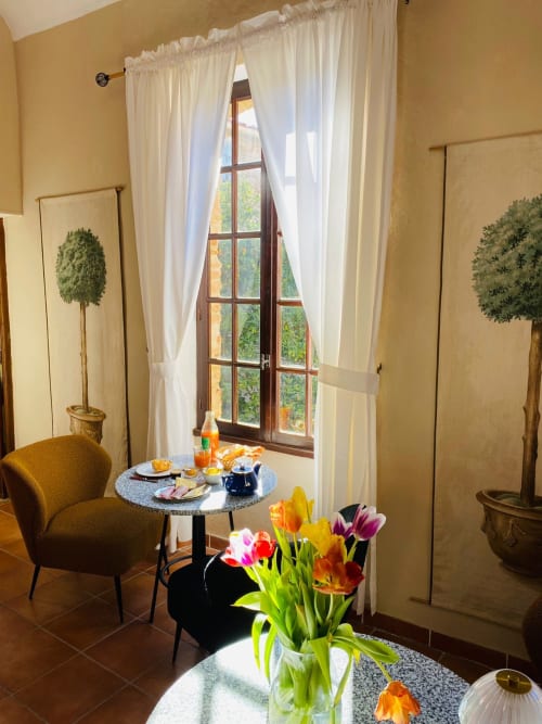 Hôtel | luxe | haut de gamme |  Spa | bien-être | privé | historique | Retraite | seminaire | zen | tranquille | évasion | romantique | calme | accueil | chaleureux | personnalisé | authentique | typique | discret | Atmosphère | apaisement | sérénité | Expérience | unique | historique | Luxe | calme | sérénité | apaisement | confort | espace | arbres | patios | bassin | terrasse | petit déjeuner | soleil | bain | bronzage