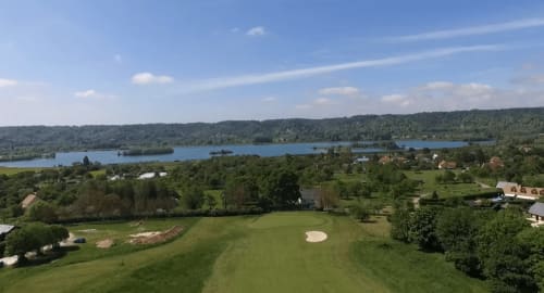 Golf de Jumièges où l'on peut aller jouer  au départ du Domaine des Thomins Maison d'hôte Cisai Saint-Aubin Hôtel Gacé
