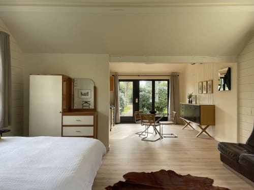 Clairseine, countryside, Normandy, Impressionism, waterside, banks of the Seine, the Seine, calm, silence, garden, 100 km from Paris, Giverny, Rouen, Val de Reuil, Louviers, Eure, Les Andelys, Claude Monet, Impressionists, eco-friendly, privacy, romantic getaway, couples' getaway, rejuvenation, Le Vaudreuil, Tournedos-sur-Seine, Porte de Seine, Nature, France, Design, vintage, decoration, comfort, high-end, luxury, pleasure, terrace, park, private, decoration, high-end, beautiful amenities, view of the Seine, fishing, hiking, rest, rejuvenation, pontoon, boat, all seasons, spring, summer, autumn, winter, flavours, LGBTQ +, dogs accepted, cottage, charming cottage, guest house, gay friendly