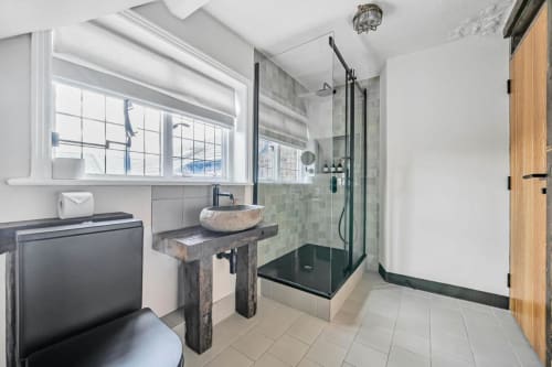 Quirky & Modern Minimalist Stay in Prime Chester Location | Stylish Rental