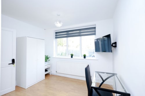 Cozy & Fully Equipped Rental Home in Middleton, UK – Prime Location Near Manchester
