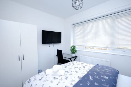 Cozy & Fully Equipped Rental Home in Middleton, UK – Prime Location Near Manchester
