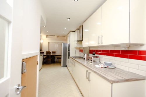 Cozy & Fully Equipped Rental Home in Middleton, UK – Prime Location Near Manchester