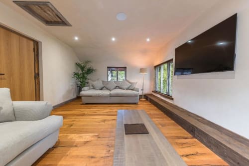 Quirky & Modern Minimalist Stay in Prime Chester Location | Stylish Rental