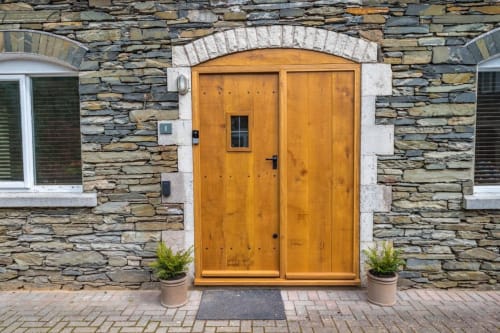 Quirky & Modern Minimalist Stay in Prime Chester Location | Stylish Rental