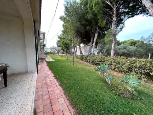 prato che circonda la villa