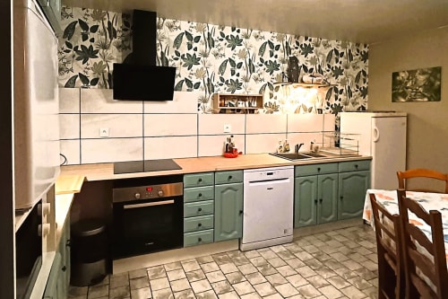 Séjour en Meuse près de Verdun, Grand Est. Gites au logis des chouettes à Chatillon-sous-les-côtes. Pour un séjour Nature et bien-être avec jacuzzi et salle de jeux. Fête de la MIrabelle à Metz, Enenevol à Chambley, Luxembourg, lac de Madine, Nancy. Location de vacances. Vacances en famille. EVJF. Meublé de tourisme près de Verdun de 2 à 10 personnes. Séjour en Meuse près de Verdun et des champs de bataille. Ossuaire et Mémorial de Douaumont. Voie verte Verdun, cyclotourisme Verdun. MET Festival. Gite le grand logis des chouettes, 5 chambres à Chatillon-sous-les-côtes près de Verdun