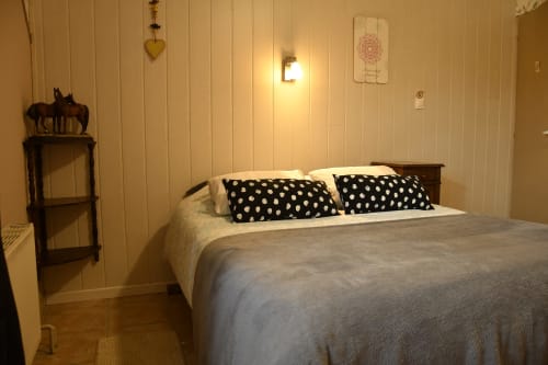 Séjour en Meuse près de Verdun, Grand Est. Gites au logis des chouettes à Chatillon-sous-les-côtes. Pour un séjour Nature et bien-être avec jacuzzi et salle de jeux. Fête de la MIrabelle à Metz, Enenevol à Chambley, Luxembourg, lac de Madine, Nancy. Location de vacances. Vacances en famille. EVJF. Meublé de tourisme près de Verdun de 2 à 10 personnes. Séjour en Meuse près de Verdun et des champs de bataille. Ossuaire et Mémorial de Douaumont. Voie verte Verdun, cyclotourisme Verdun. MET Festival. Gite le grand logis des chouettes, 5 chambres à Chatillon-sous-les-côtes près de Verdun