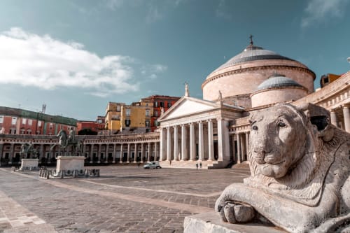 Piazza del Plebiscito, monumento simbolo di Napoli