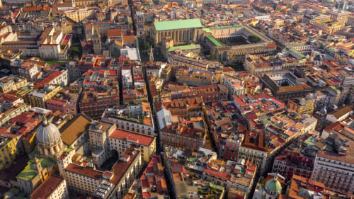 Vista dall’alto del centro storico di Napoli con Spaccanapoli