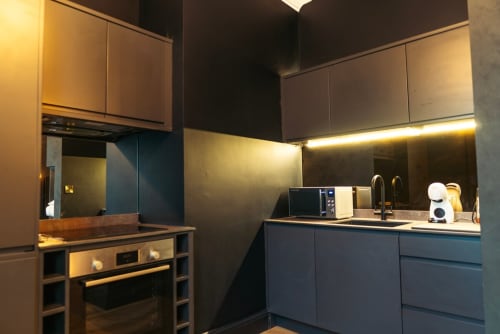 Experience the ultimate relaxation at our Judges suite apartment with spa facilities. Located in the heart of Morpeth, Northumberland. Enjoy hot tubs, sauna & more. Book now!