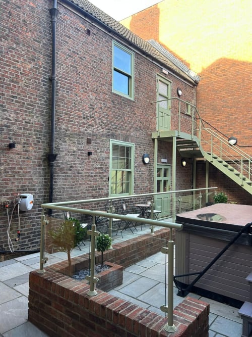 Stay in the heart of Morpeth, Northumberland. Enjoy a stylish experience with hot tub, sauna, and more. Book now for a relaxing stay! Max occupancy: 4.