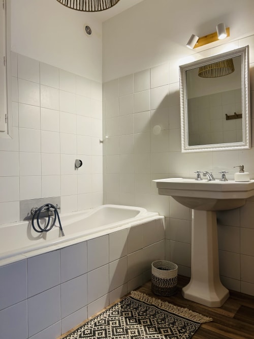 maison de vacances location vue mer, Bastia, Corse. Salle de bain dans maison de vacances avec charme
