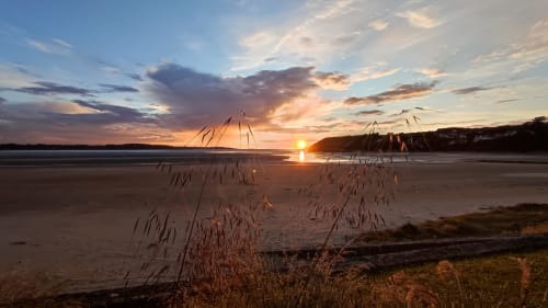 couché de soleil sur la plage de St Michel en Grèves  cotes d'Armor Bretagne
