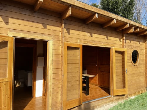 Jardins du Soleil Barthelasse Avignon vacances Provence Sun holidays vacation swimming pool piscine campagne countryside festival gîte Africa guest house chambre bedroom lit lits bed cosy ambiance Afrique romantique enfants nature Vaucluse Gard France calm calme relaxation family famille hotel