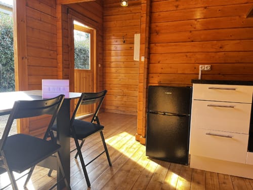 Jardins du Soleil Barthelasse Avignon vacances Provence Sun holidays vacation swimming pool piscine campagne countryside festival gîte Africa guest house chambre bedroom lit lits bed cosy ambiance Afrique romantique enfants nature Vaucluse Gard France calm calme relaxation family famille hotel