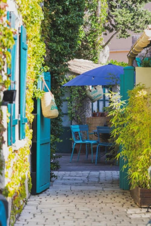 hôtel Saint Tropez jardin secret hotel 3 etoiles décoration chic boheme place des lices joli jardin calme centre ville yoga saint tropez retraite yoga saint tropez