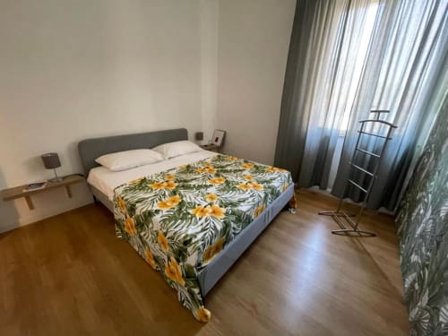 Stanza da letto con letto matrimoniale