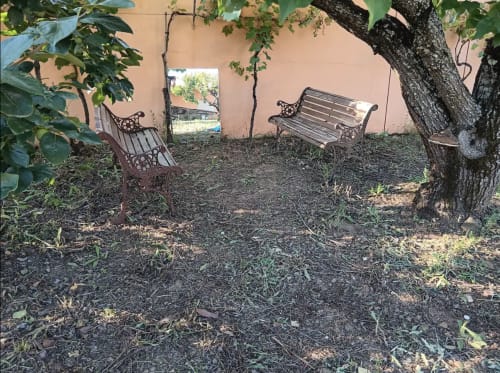 Cantinho de tranquilidade no campo – Turismo rural com charme e natureza
Descubra o sossego do campo neste acolhedor espaço de turismo rural, ideal para quem procura paz, contacto com a natureza e momentos de introspecção. Com bancos rústicos à sombra das árvores e um ambiente sereno, este recanto é perfeito para relaxar, ler um livro ou simplesmente ouvir os sons da natureza. Um refúgio encantador para fugir do stress da cidade.
🌿 Turismo rural no meio da natureza
🪑 Espaço rústico e acolhedor para relaxar
🍃 Ideal para descanso, meditação e leitura
📍 Experimente a tranquilidade do campo – Reserve já!