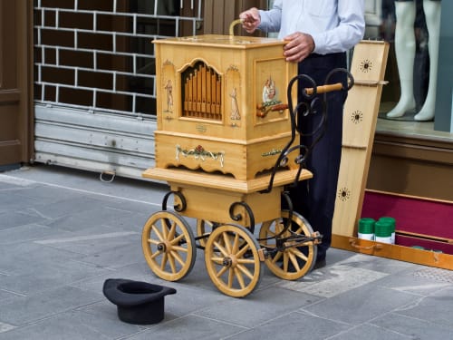L'Atelier du Peintre | Festival d'orgue de Barbarie | Homme | Attirance
