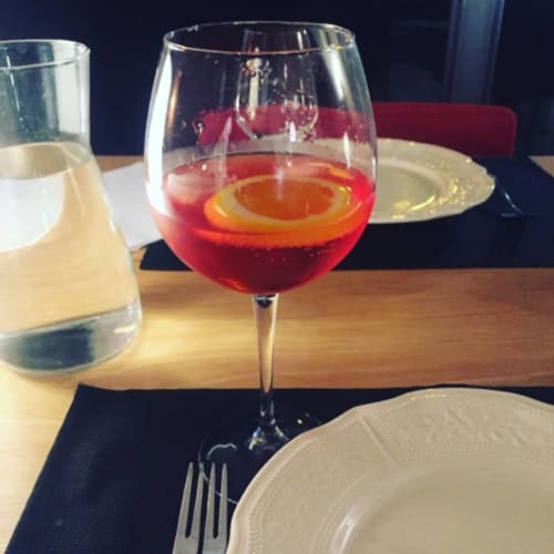 L'Atelier du Peintre | Restaurant | Vin | Orange | Assiettes | Verre | Ustensiles
